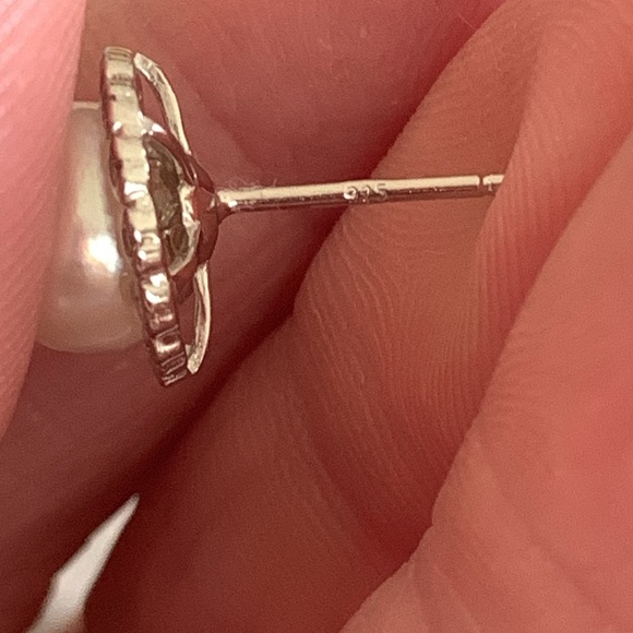 Genuine White Pearl 8.5mm Sterling Silver 925 Simulated Diamond Studs - Picture 12 of 12